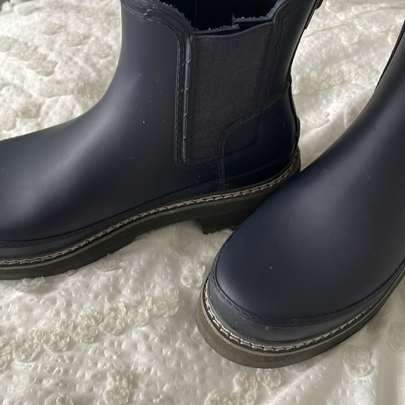 ✨Free People Hunter Refined Stitch Chelsea Wellies✨ - Picture 11 of 13